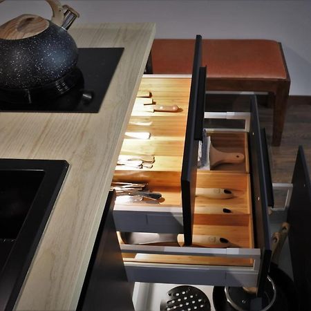 Boutique 108 - Old City, Luxury Apt. With A Garage Cracovia Esterno foto