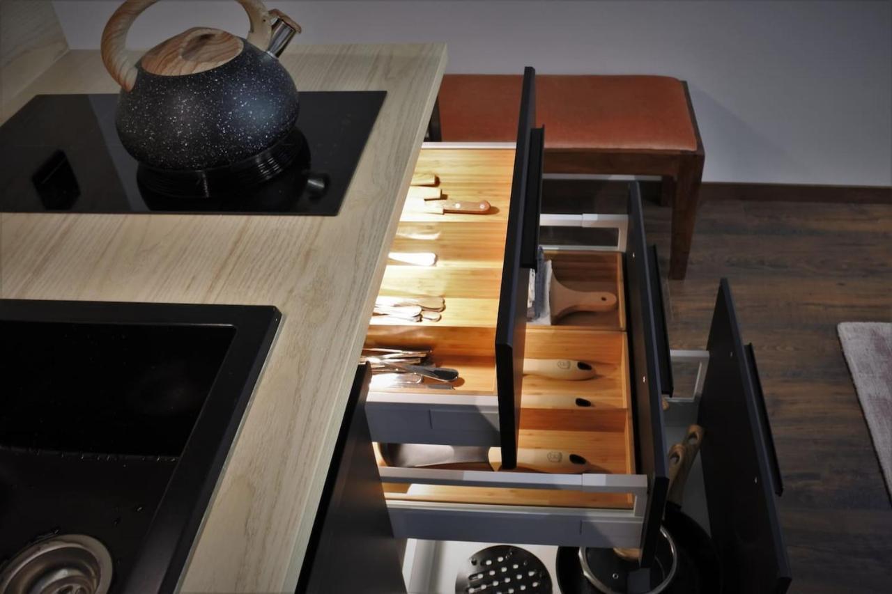 Boutique 108 - Old City, Luxury Apt. With A Garage Cracovia Esterno foto