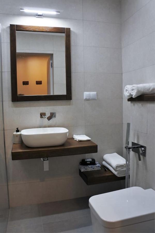 Boutique 108 - Old City, Luxury Apt. With A Garage Cracovia Esterno foto